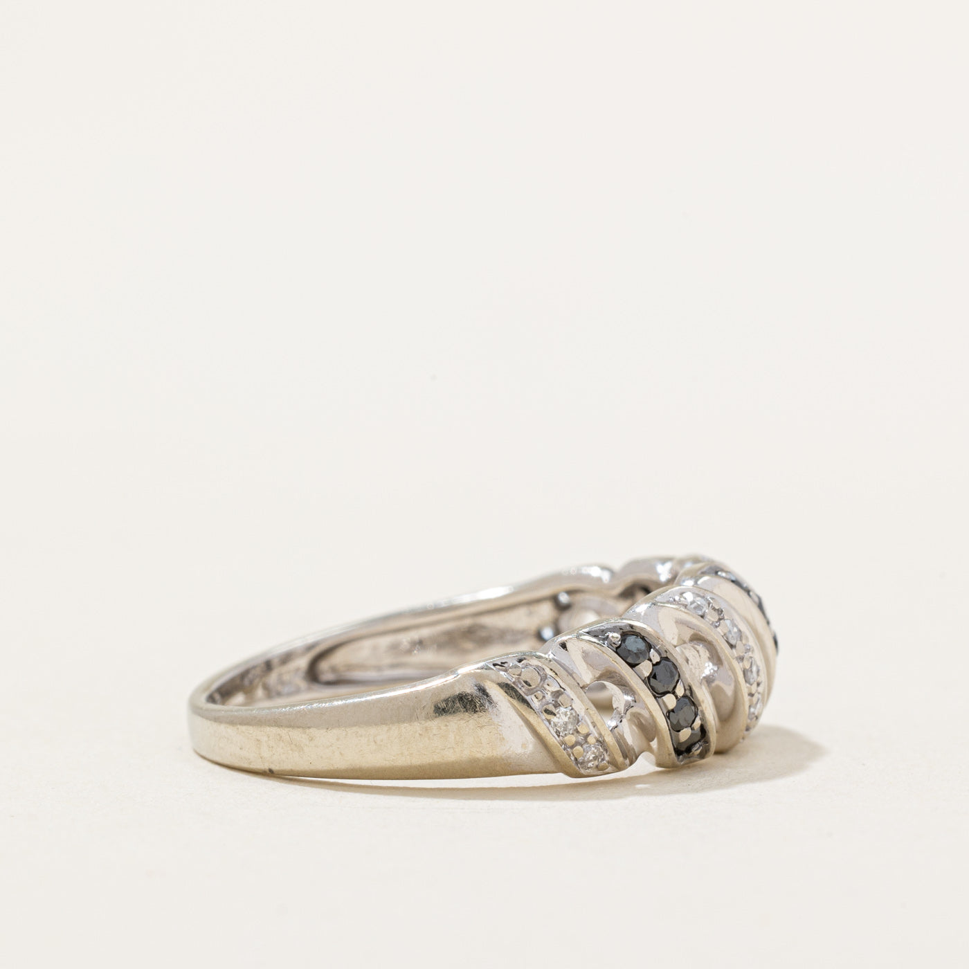 Black & White Diamond Ring | 0.20ctw | SZ 6.75 |