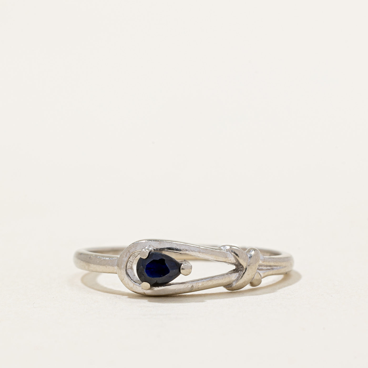 Bague saphir poire | 0,22 ct | Taille 7,25 |