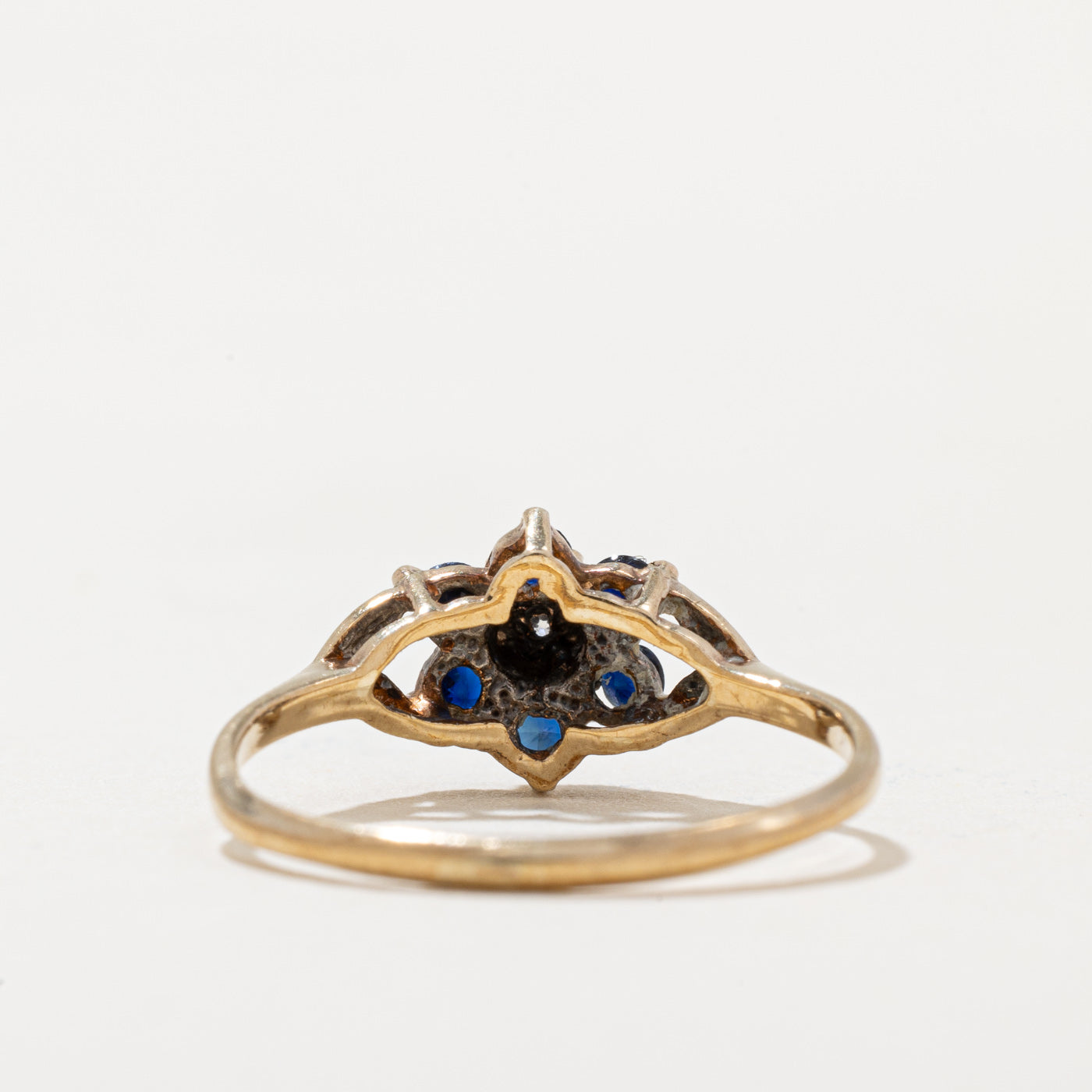 Bague saphir et diamants des années 1990 | 0,14 ct au total, 0,005 ct | Taille 4,75 |