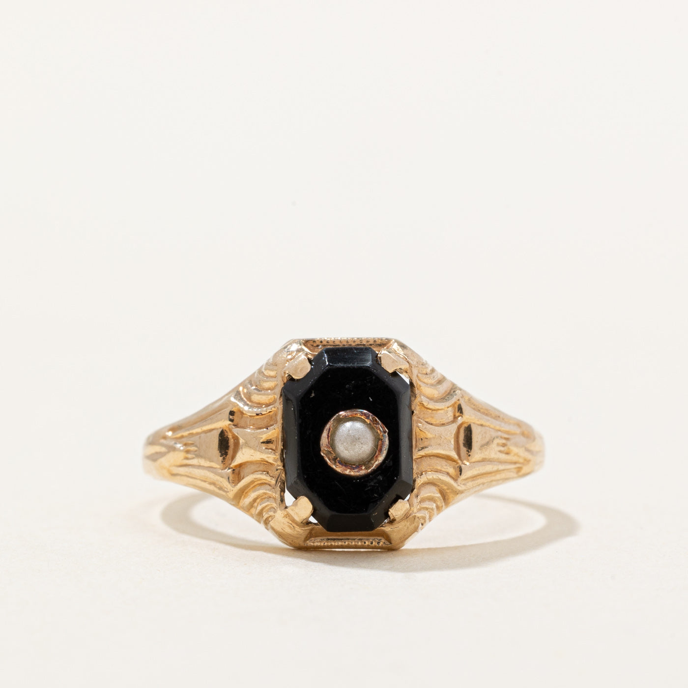 Onyx & Seed Pearl Ring | 0.55ct | SZ 5 |