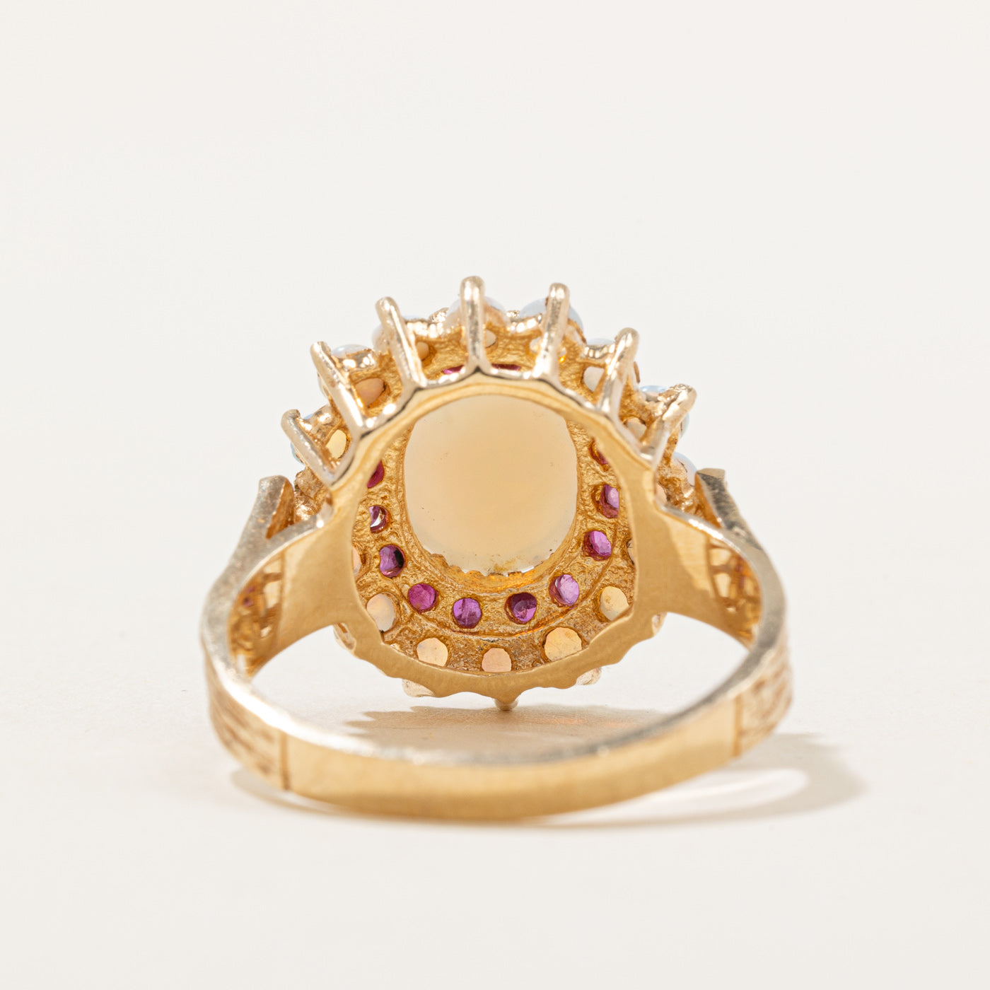 Bague cocktail opale et rubis | 1,64 ct, 0,35 ct | Taille 8,75 |