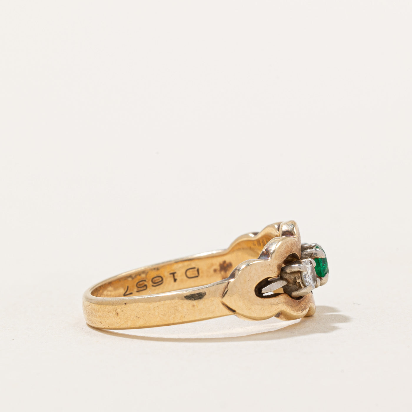 Emerald & Diamond Ring | 0.17ct, 0.14ctw | SZ 5.75 |