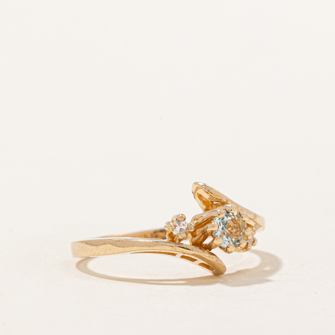 Aquamarine & Diamond Ring | 0.10ct, 0.01ctw | SZ 5.5 |