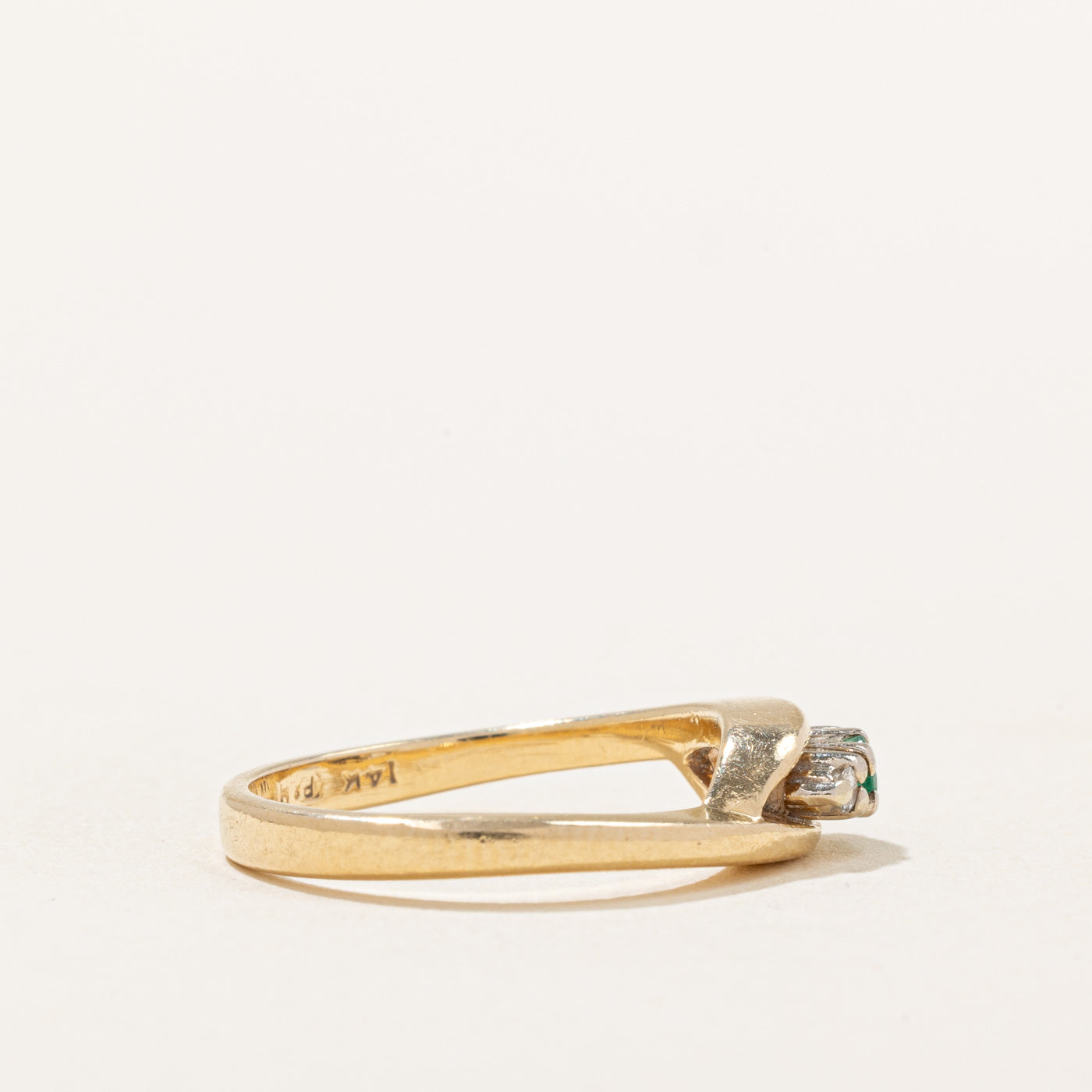 Emerald & Diamond Ring | 0.03ct, 0.01ctw | SZ 4.25 |