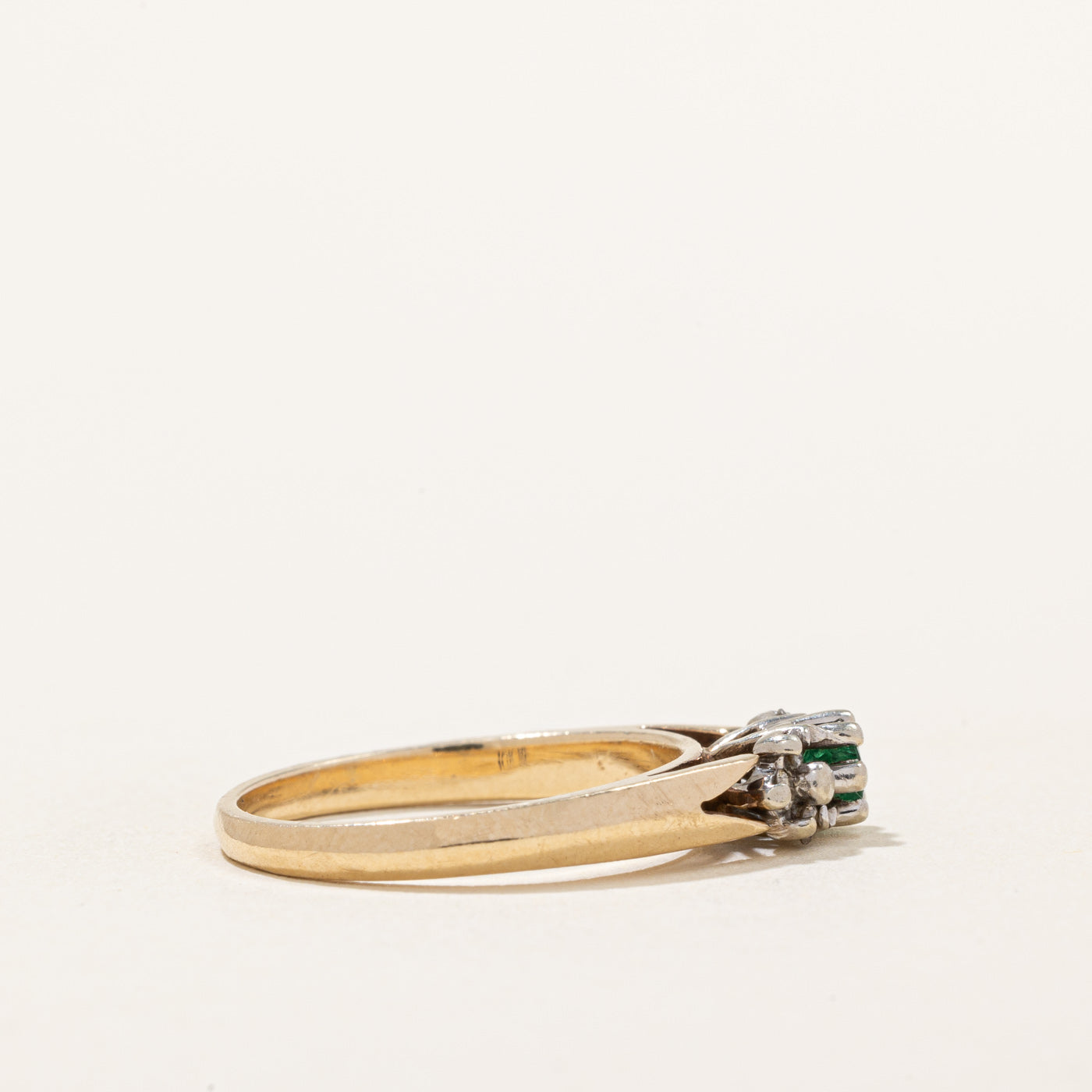Diamond & Emerald Ring | 0.10ctw, 0.06ct | SZ 6.25 |