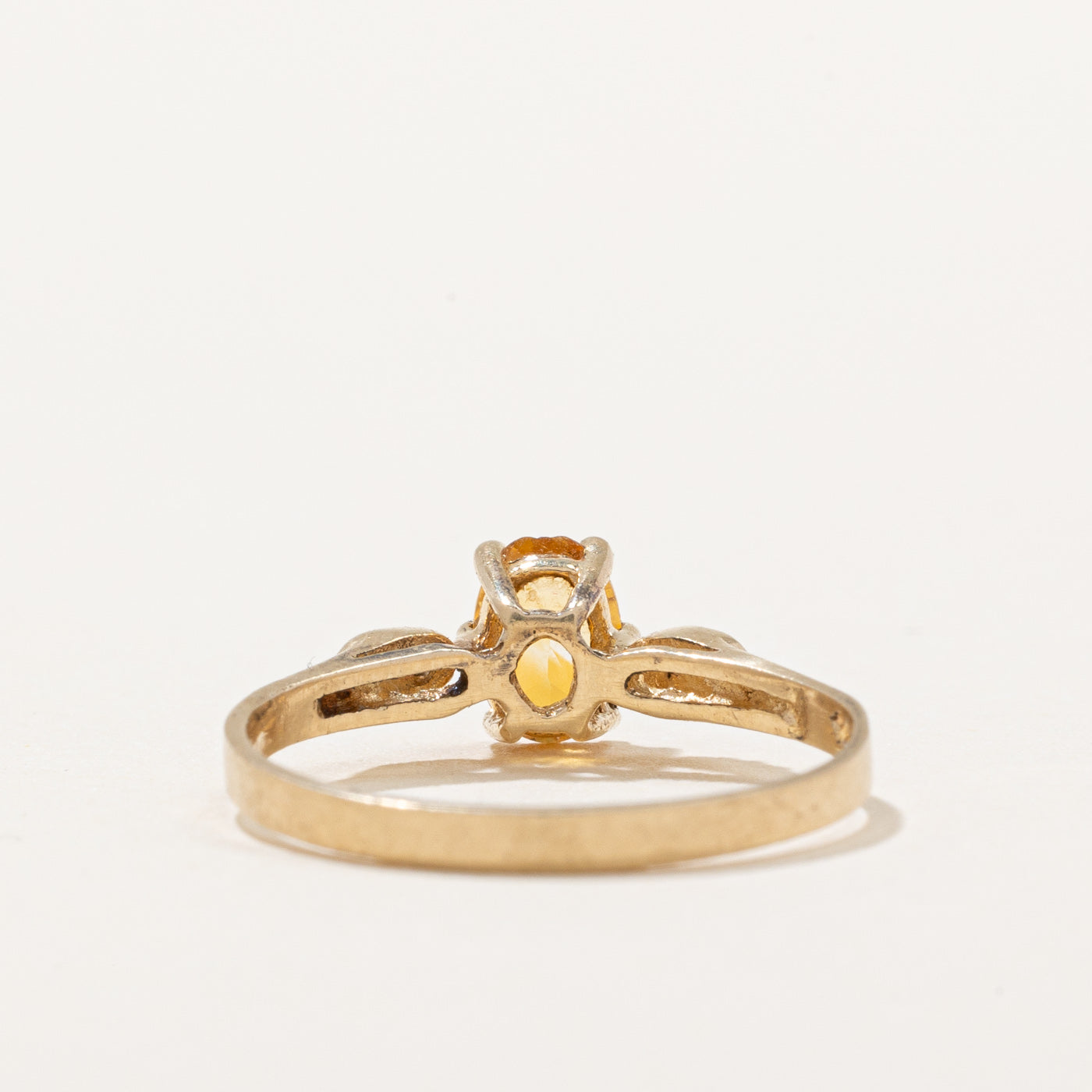 Bague en citrine et diamants | 0,30 ct, 0,01 ct au total | Taille 5 |