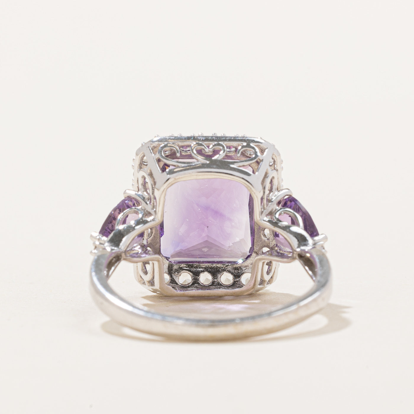 Bague halo en améthyste et saphir blanc synthétique | 5,00 ct, 0,50 ct | Taille 6,25 |