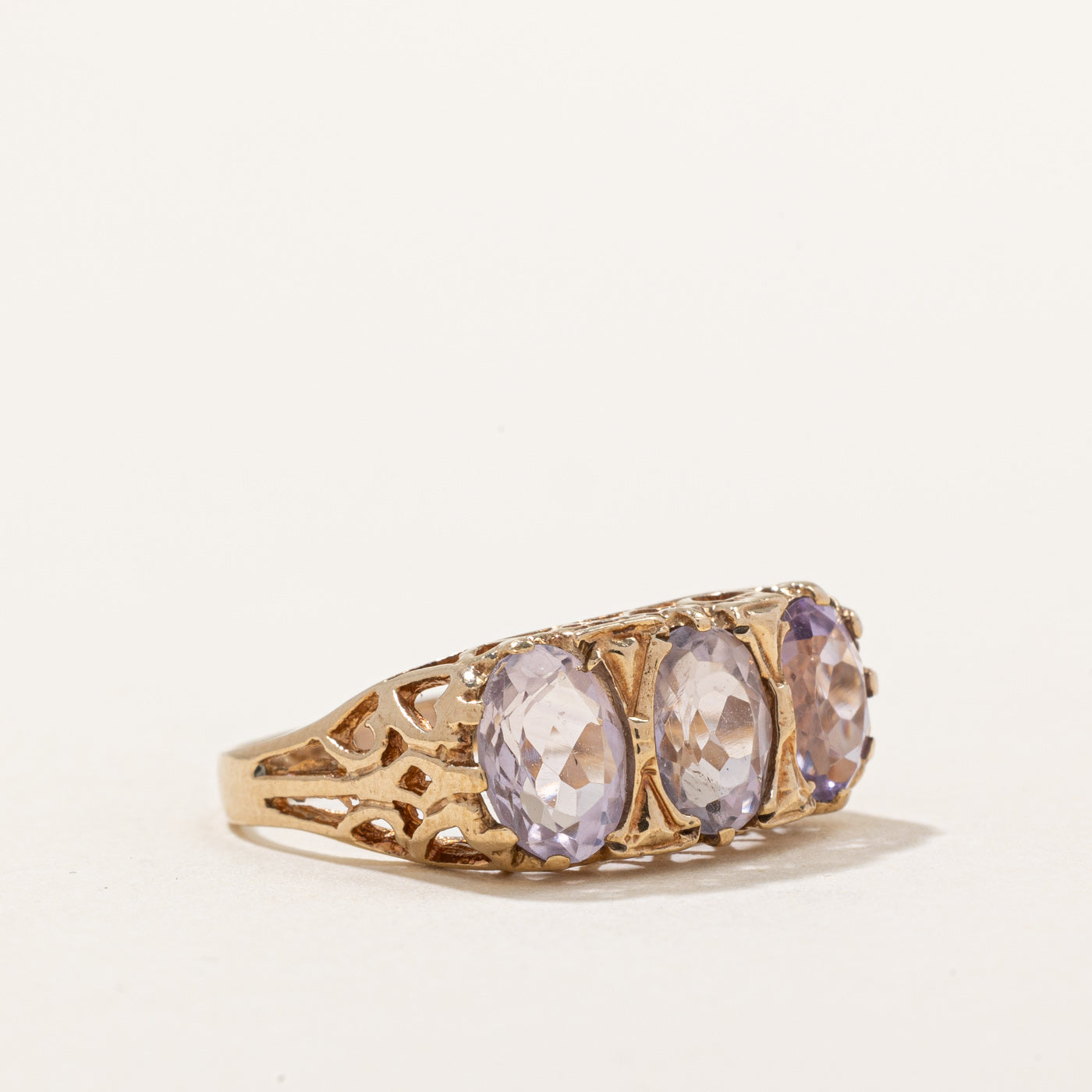 Bague cocktail trois pierres en améthyste, Londres, 1988 | 1,50 ct | Taille 6 |