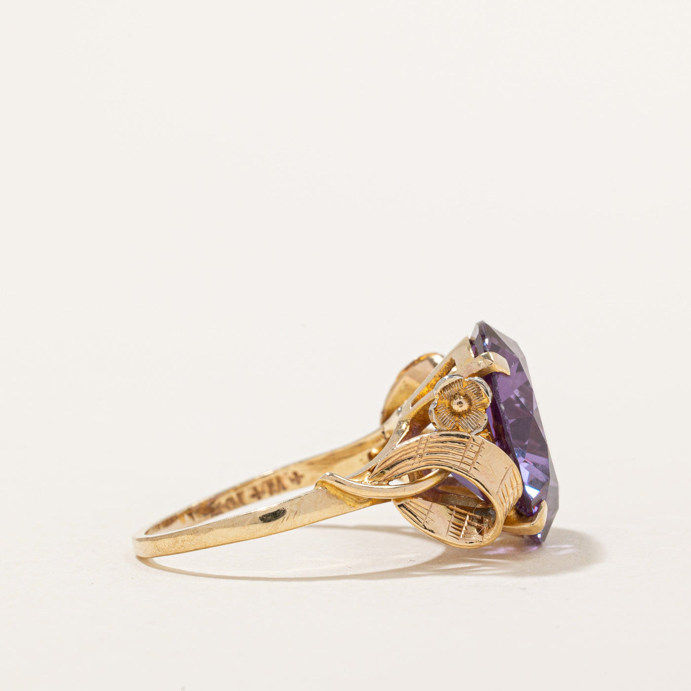 Synthetic Colour Change Sapphire Cocktail Ring | 8.86ct | SZ 6.5 |
