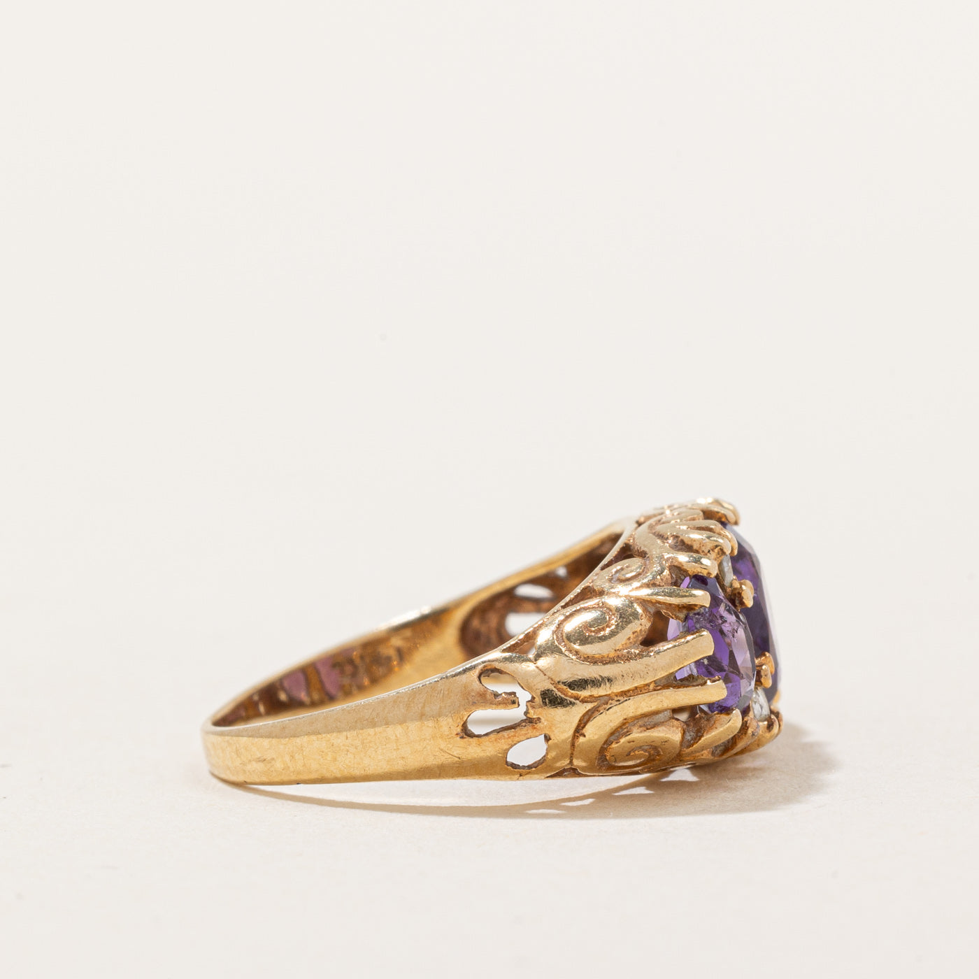Amethyst & Diamond Cocktail Ring | 0.60ctw, 0.08ctw | SZ 4 |