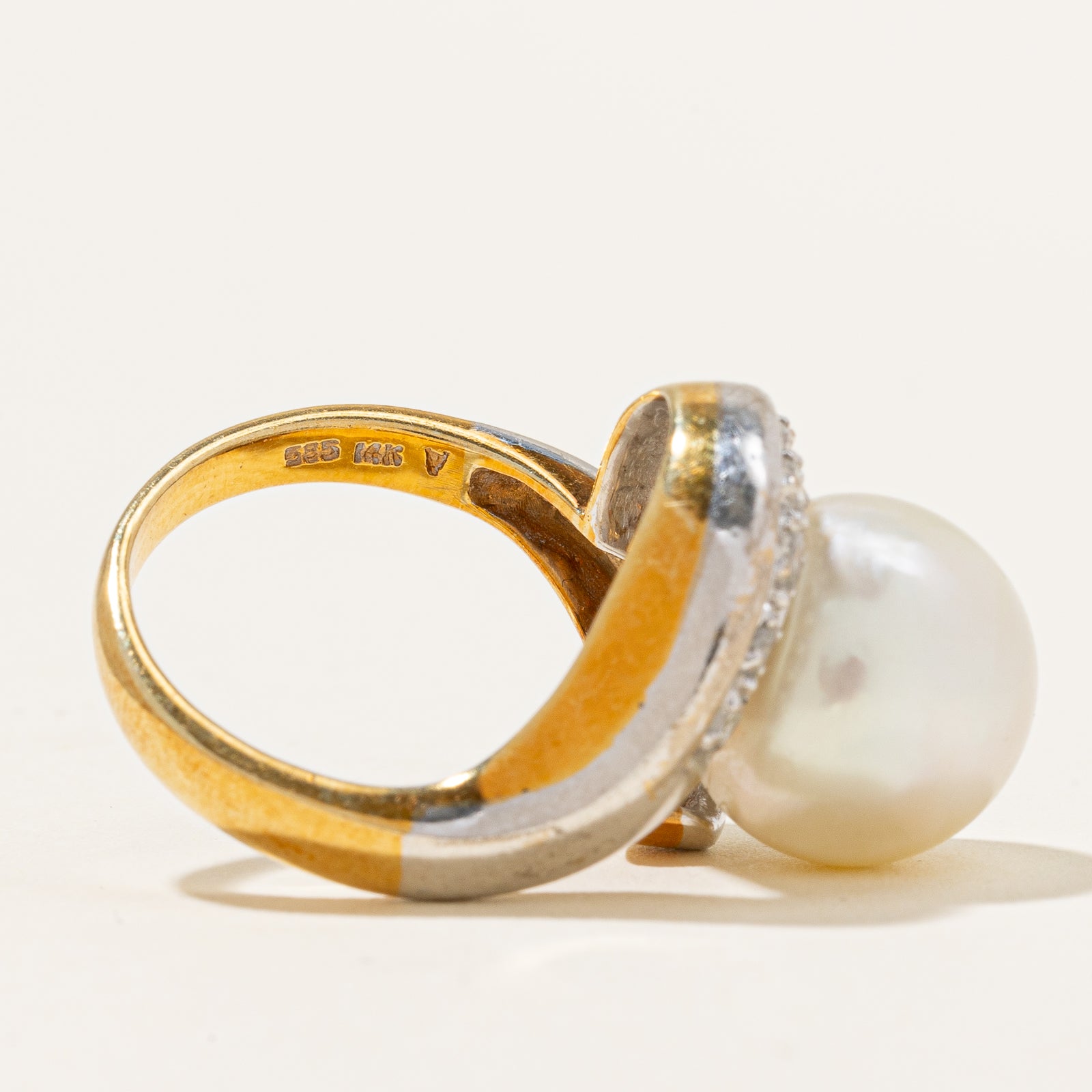 Cultured Pearl & Diamond Ring | 11.00ct, 0.22ctw | SZ 6 |