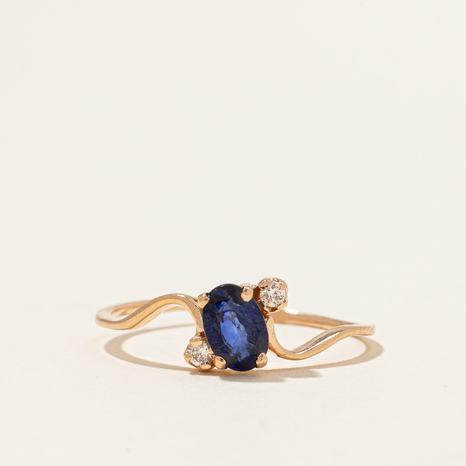 Bague saphir bleu et diamants | 0,50 ct, 0,04 ct au total | Taille 7 |