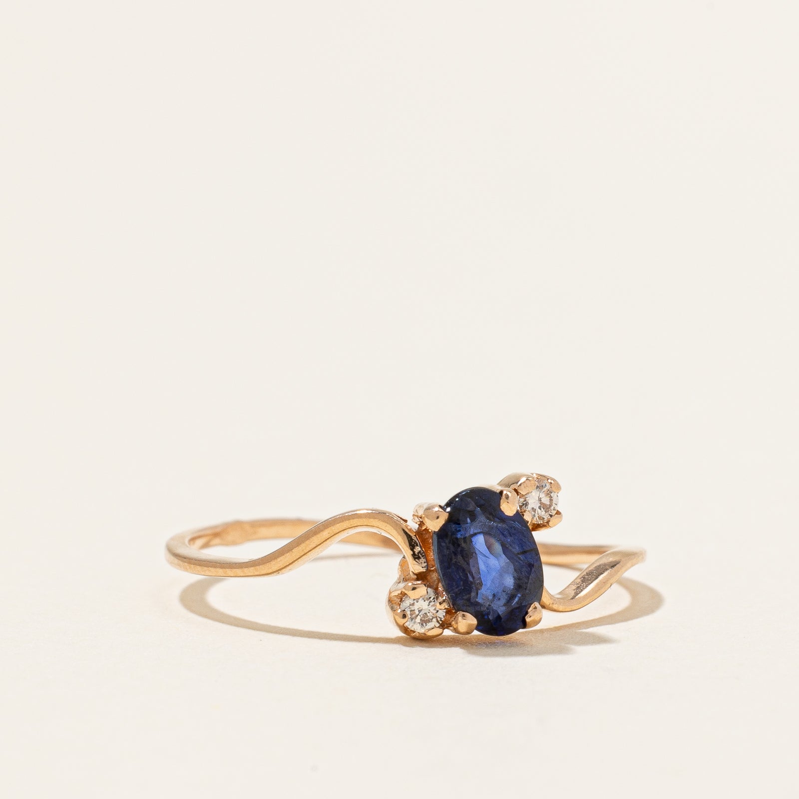 Bague saphir bleu et diamants | 0,50 ct, 0,04 ct au total | Taille 7 |
