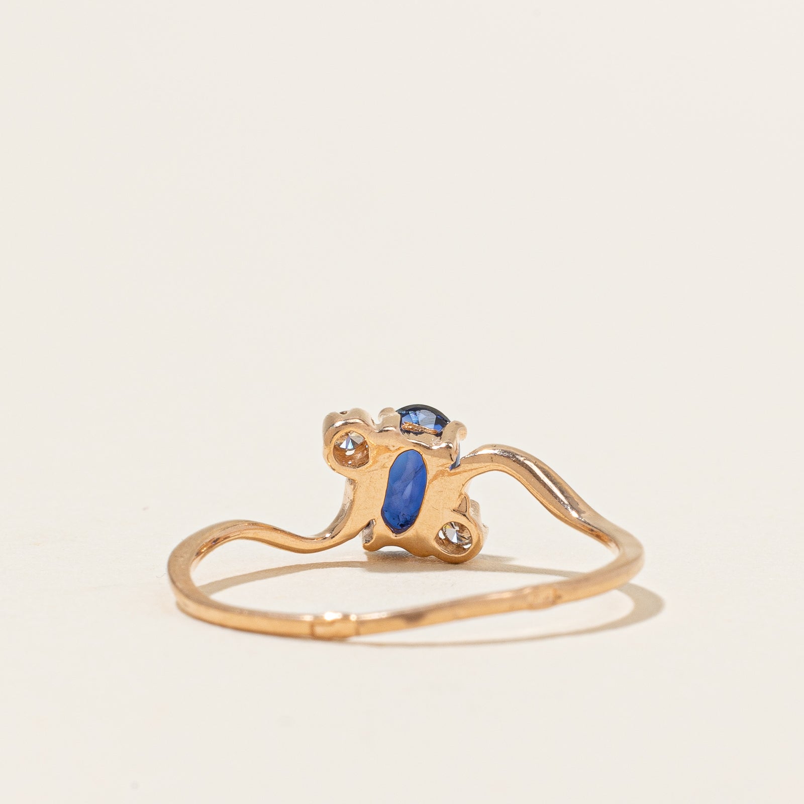 Bague saphir bleu et diamants | 0,50 ct, 0,04 ct au total | Taille 7 |