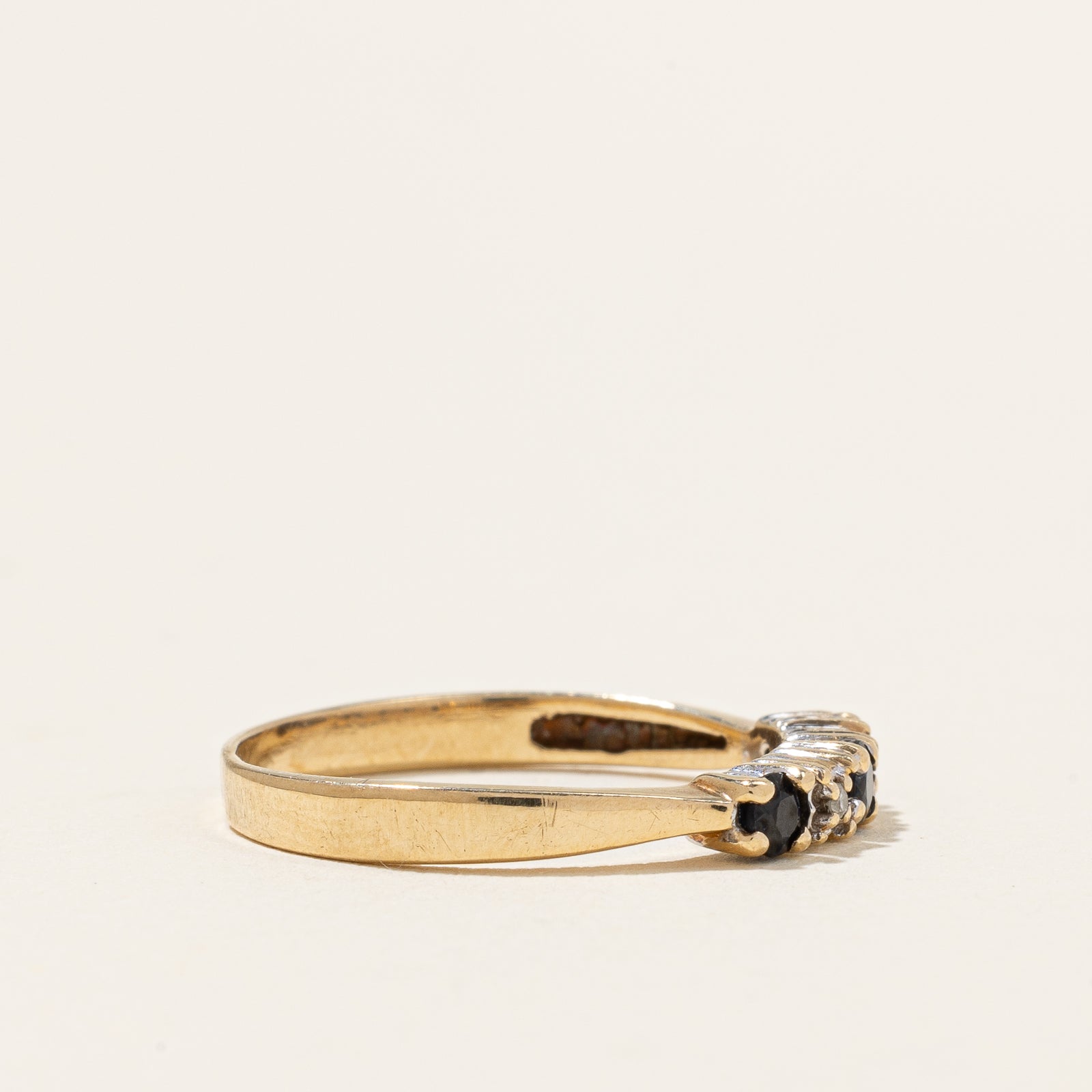 Bague saphir bleu et diamants | 0,18 ct, 0,01 ct | Taille 6,75 |