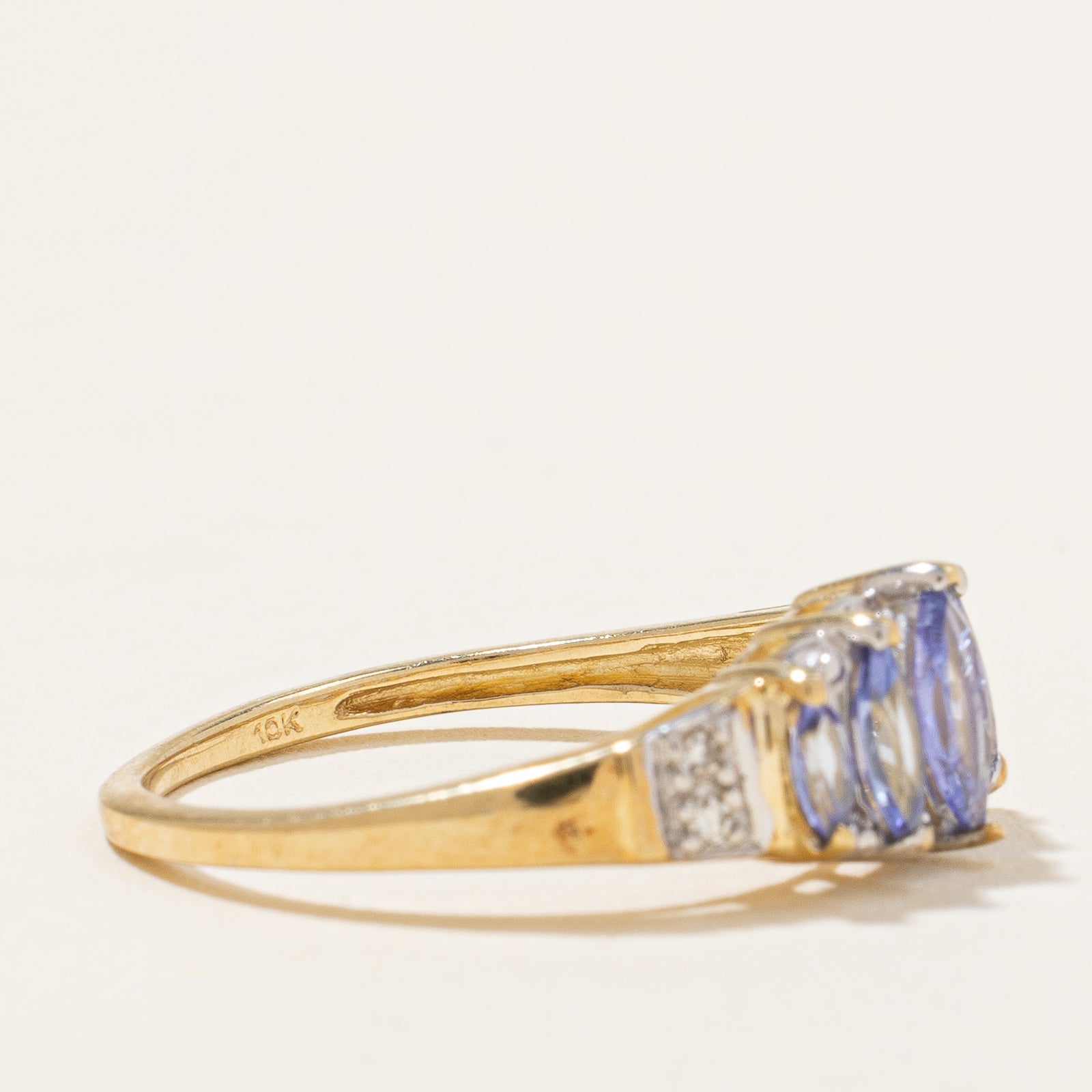 Bague en tanzanite taille marquise et diamants | 0,50 ct, 0,02 ct | Taille 5,75 |