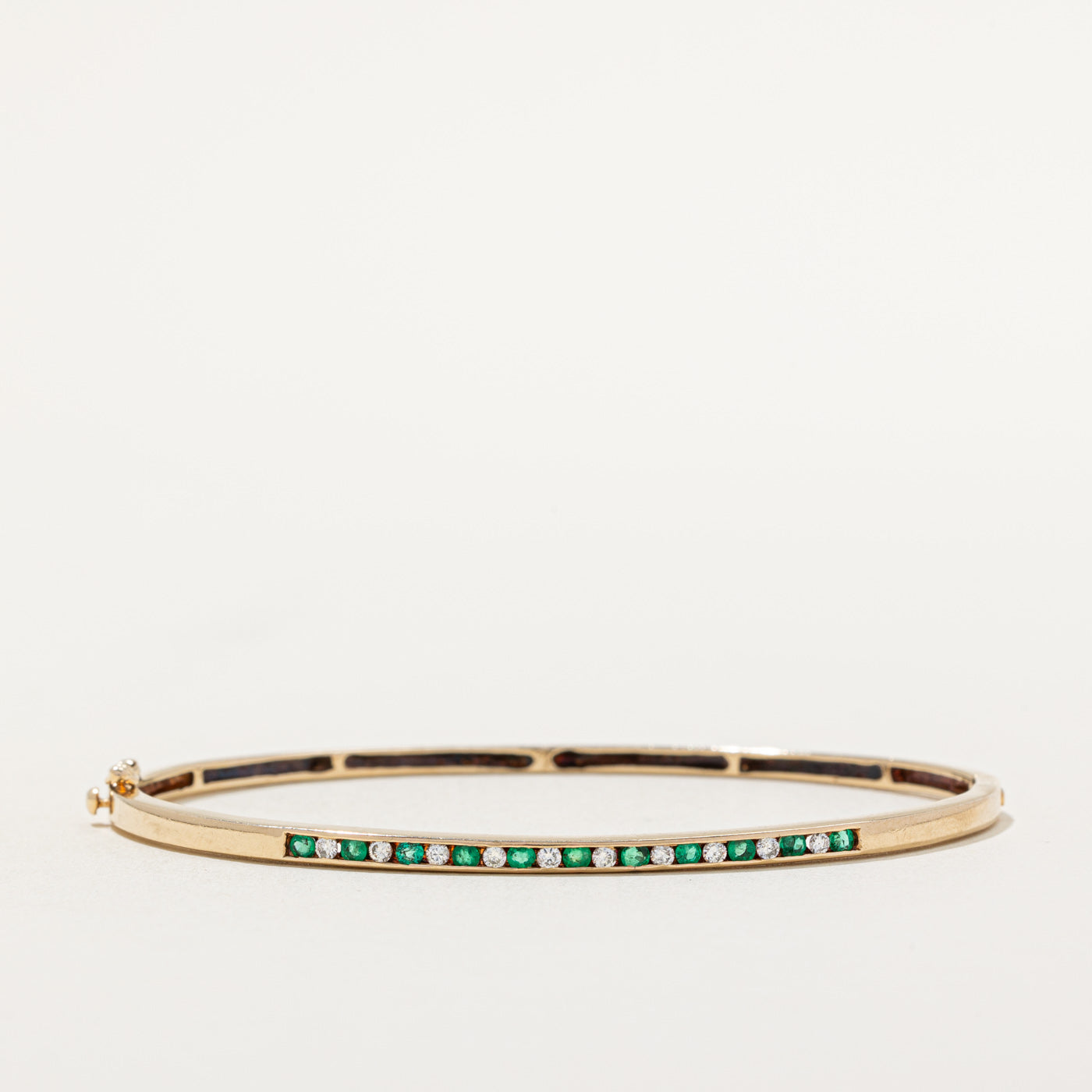 Emerald & Diamond Bracelet | 0.22ctw, 0.18ctw | 7" |
