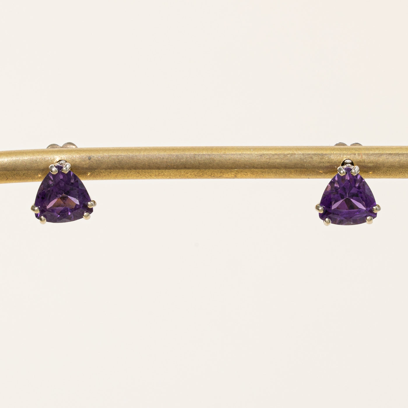 Boucles d'oreilles en améthyste triangulaire | 1,90 ct |