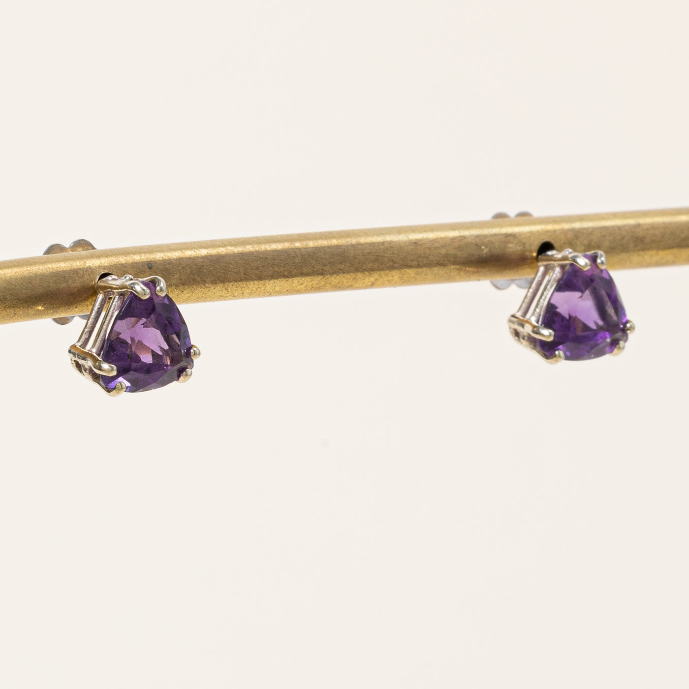 Boucles d'oreilles en améthyste triangulaire | 1,90 ct |
