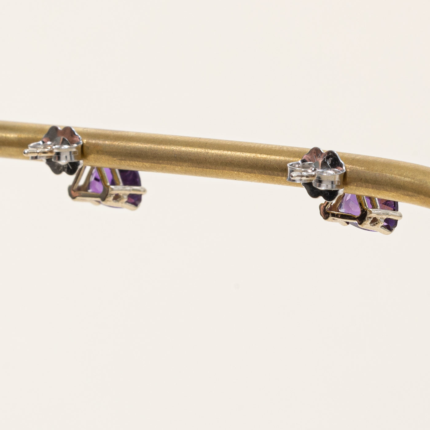 Boucles d'oreilles en améthyste triangulaire | 1,90 ct |