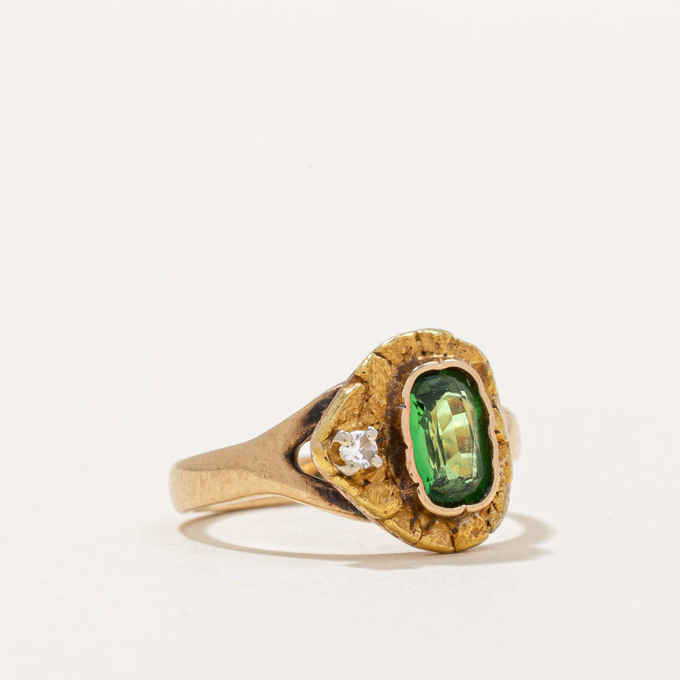 Green Garnet & Diamond Ring | 0.22ct, 0.015ct | SZ 2.25 |
