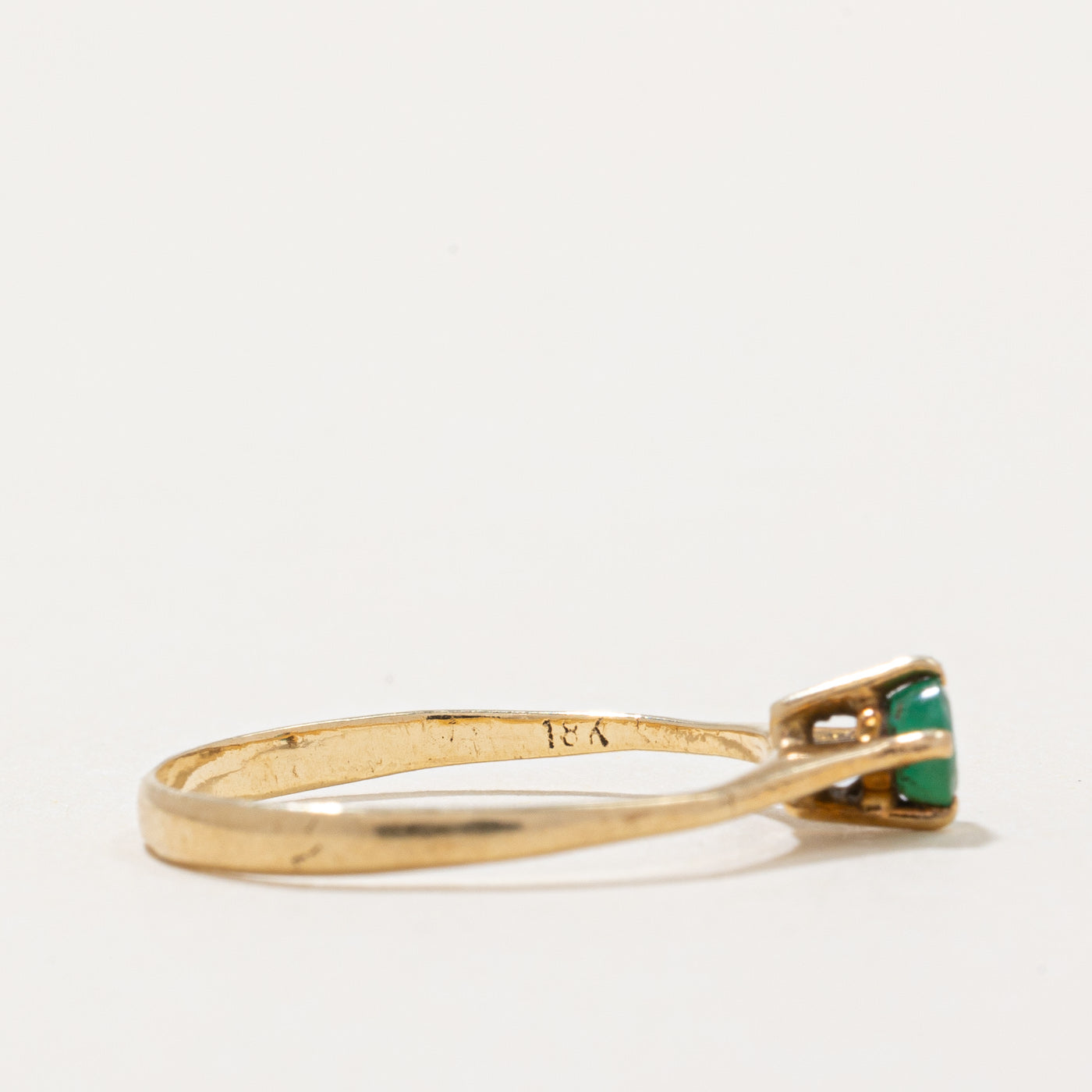Bague émeraude sertie griffes | 0,085 ct | Taille 6 |