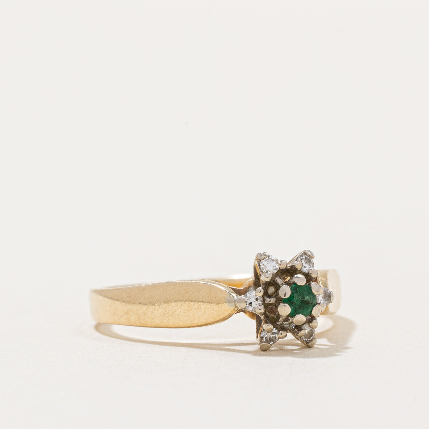Diamond & Emerald Ring | 0.05ctw, 0.015ct | SZ 5.25 |