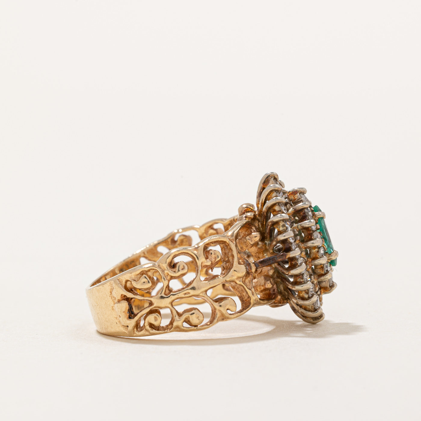 Diamond & Emerald Cocktail Ring | 0.48ctw, 0.18ct | SZ 6.5 |