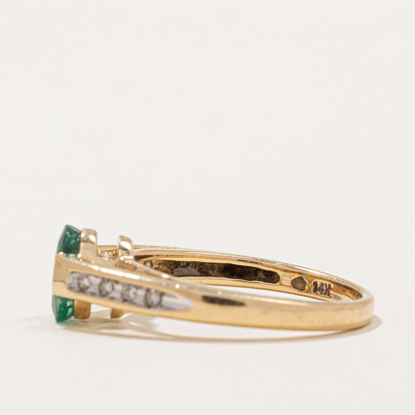Emerald & Diamond Ring | 0.57ct, 0.03ctw | SZ 6.5 |