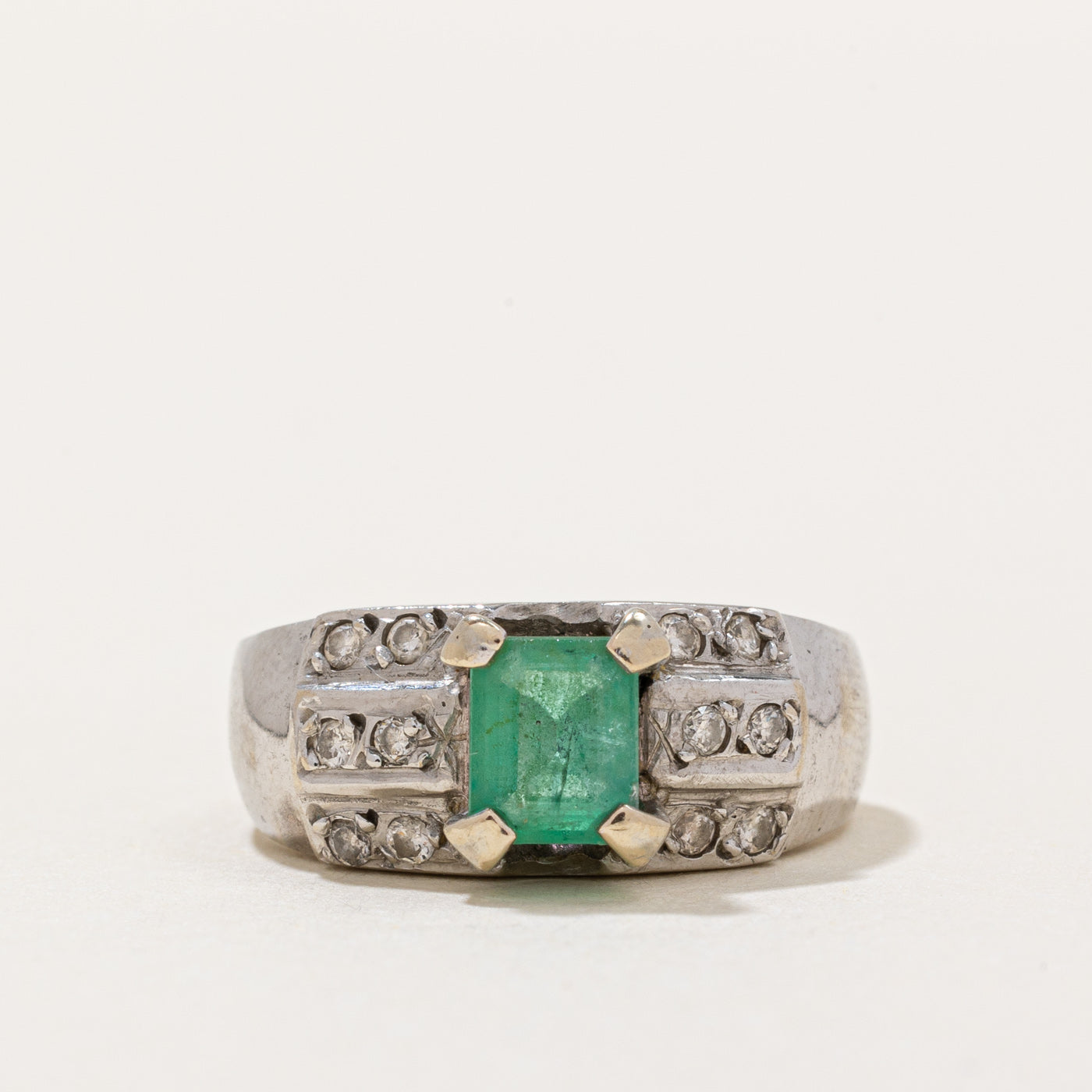 Emerald & Diamond Ring | 0.60ct, 0.06ctw | SZ 5.25 |
