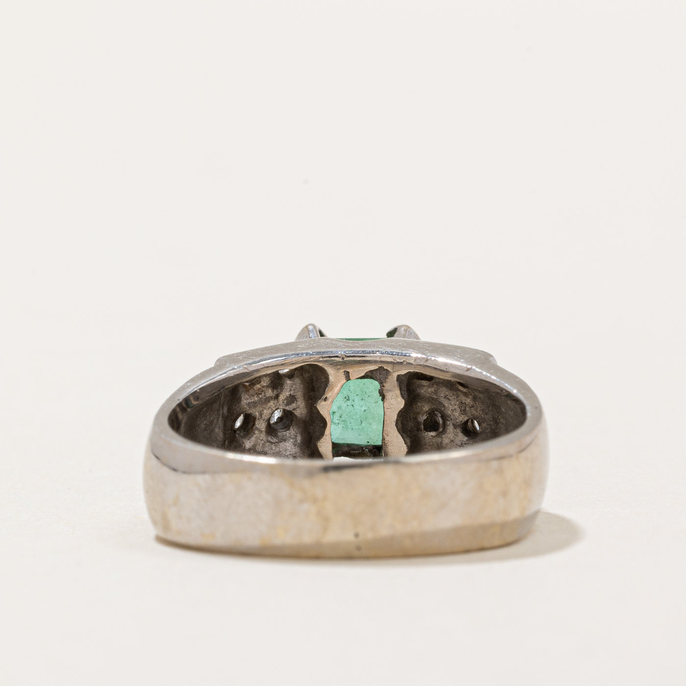 Emerald & Diamond Ring | 0.60ct, 0.06ctw | SZ 5.25 |