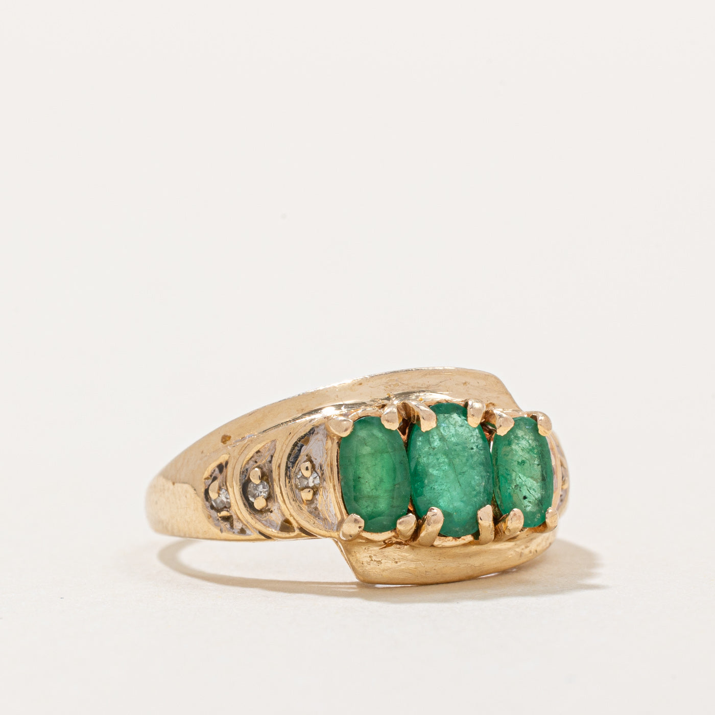 Emerald & Diamond Ring | 0.75ctw, 0.03ctw | SZ 7 |