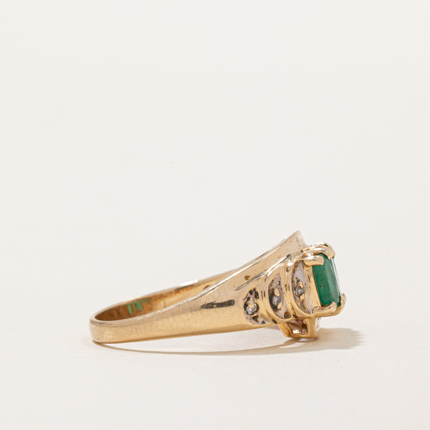 Emerald & Diamond Ring | 0.75ctw, 0.03ctw | SZ 7 |