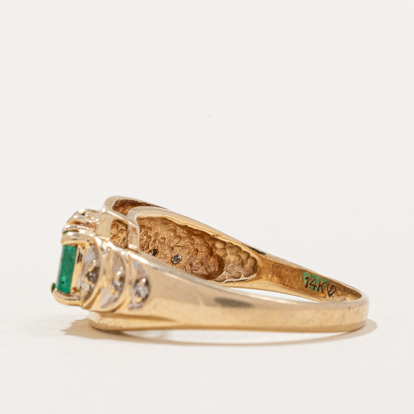 Emerald & Diamond Ring | 0.75ctw, 0.03ctw | SZ 7 |