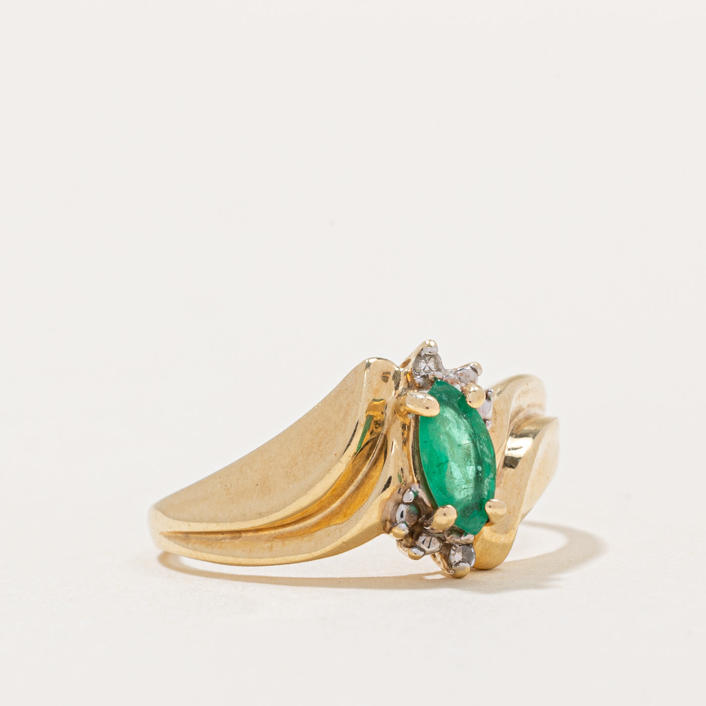 Emerald & Diamond Ring | 0.22ctw, 0.01ctw | SZ 6.75 |