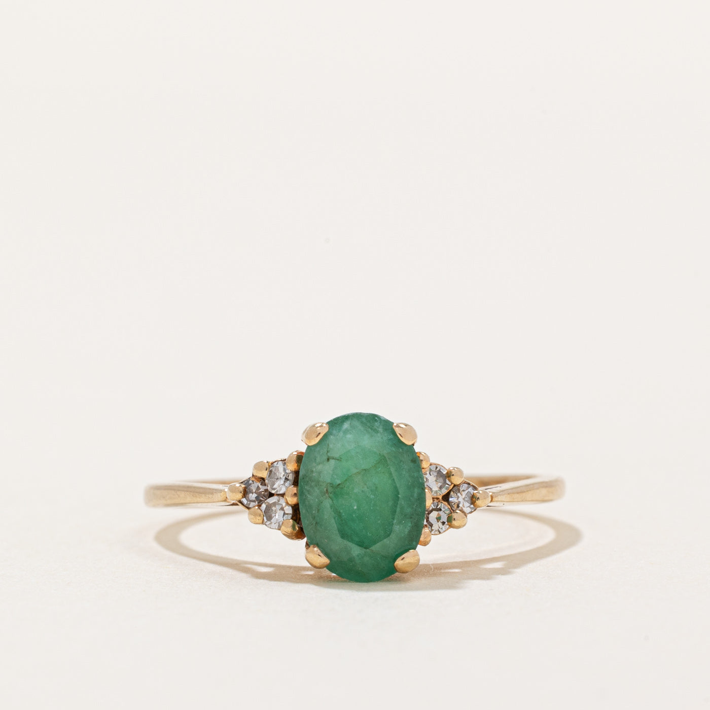 Bague émeraude et diamants | 1,00 ct, 0,06 ct au total | Taille 8,75 |
