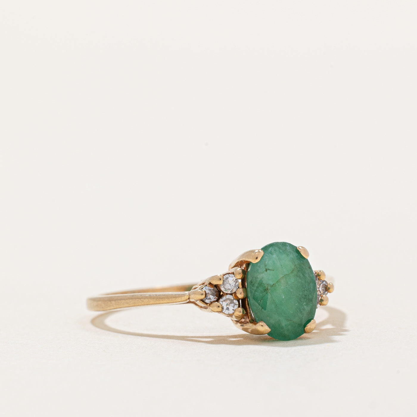 Bague émeraude et diamants | 1,00 ct, 0,06 ct au total | Taille 8,75 |