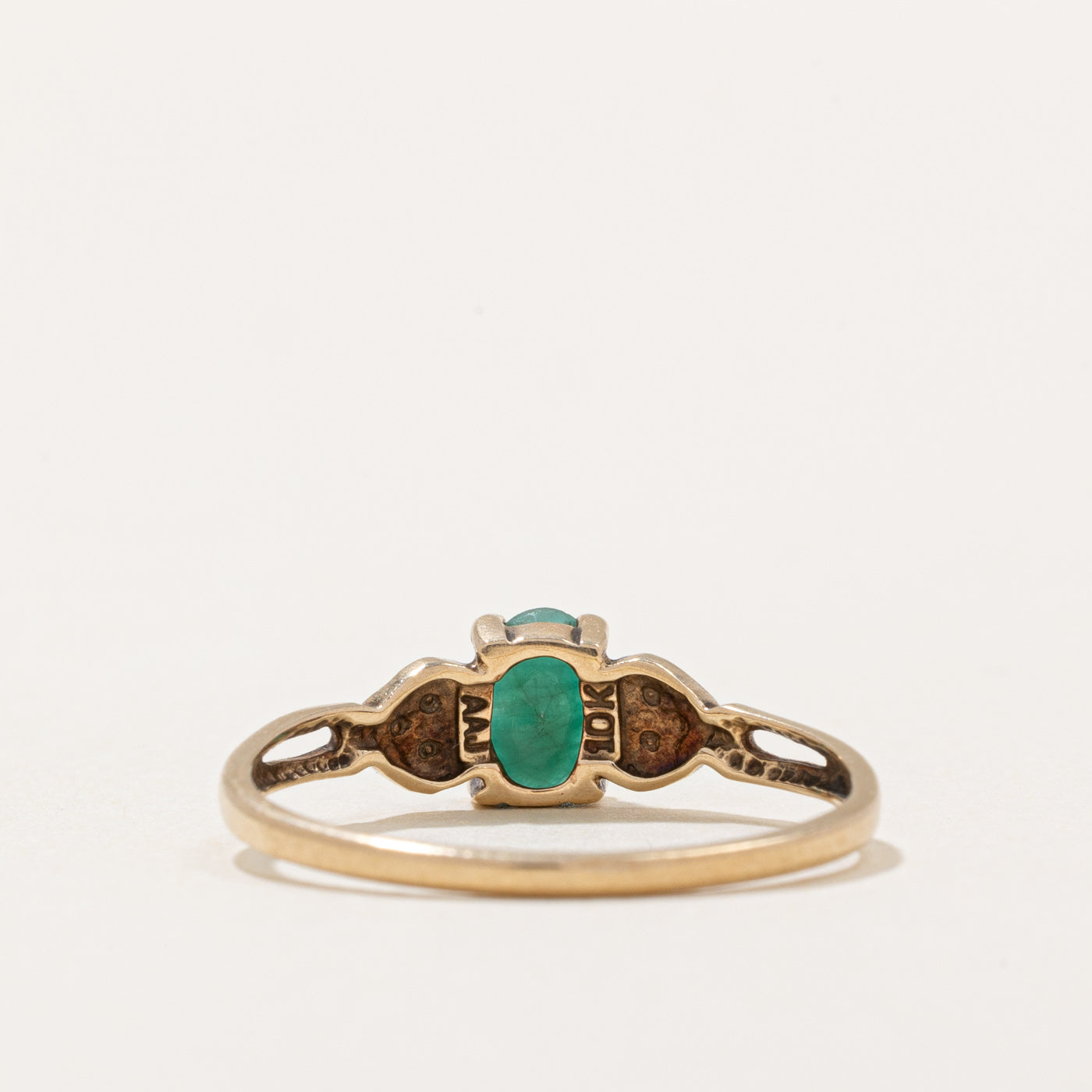 Emerald Heart Ring | 0.36ct | SZ 6.75 |