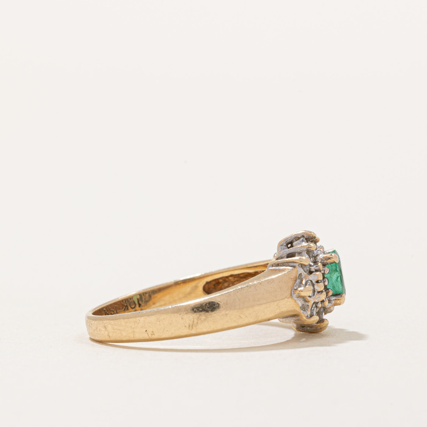 Emerald & Diamond Ring | 0.16ct, 0.14ctw | SZ 6 |
