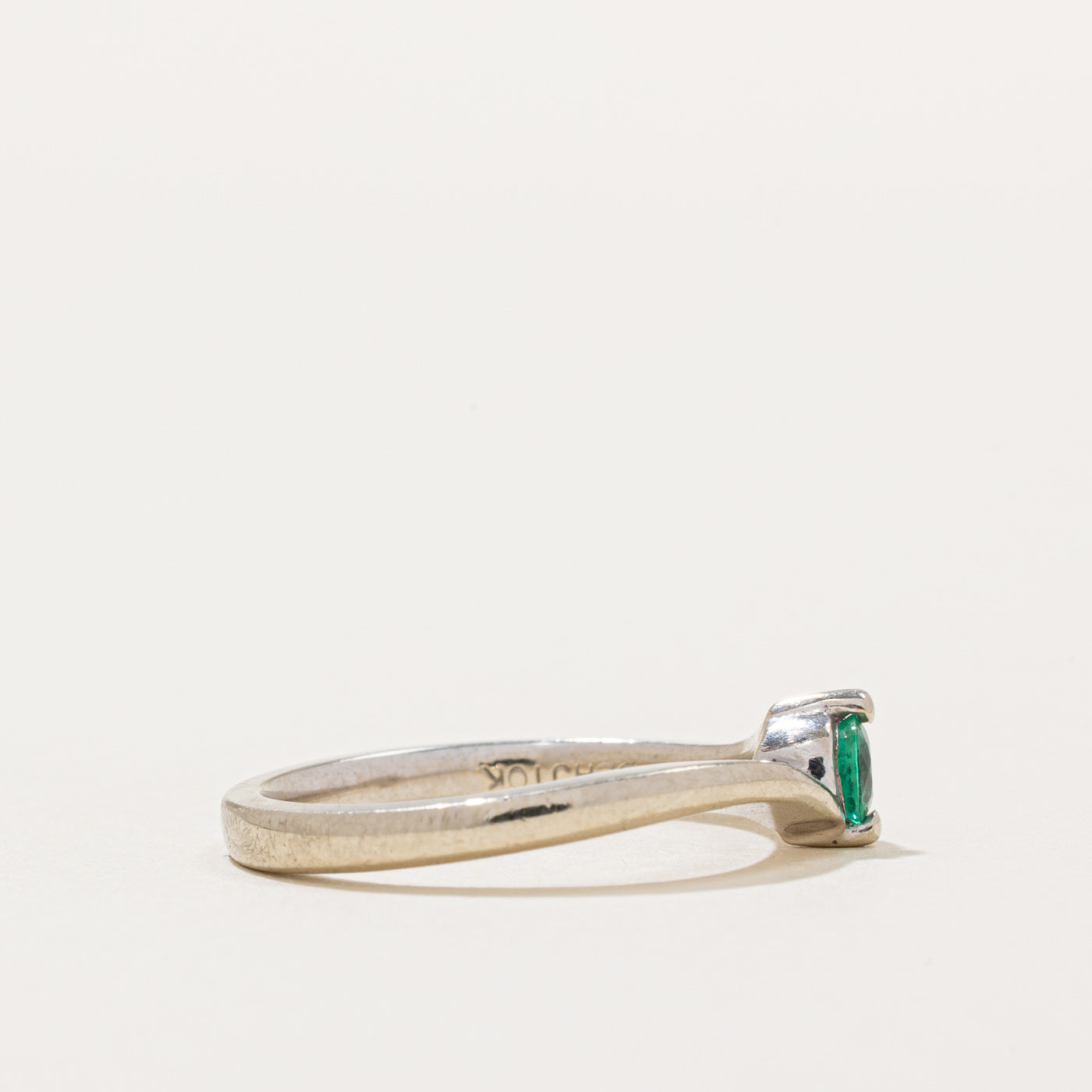 Bague émeraude | 0,12 ct | Taille 6 |