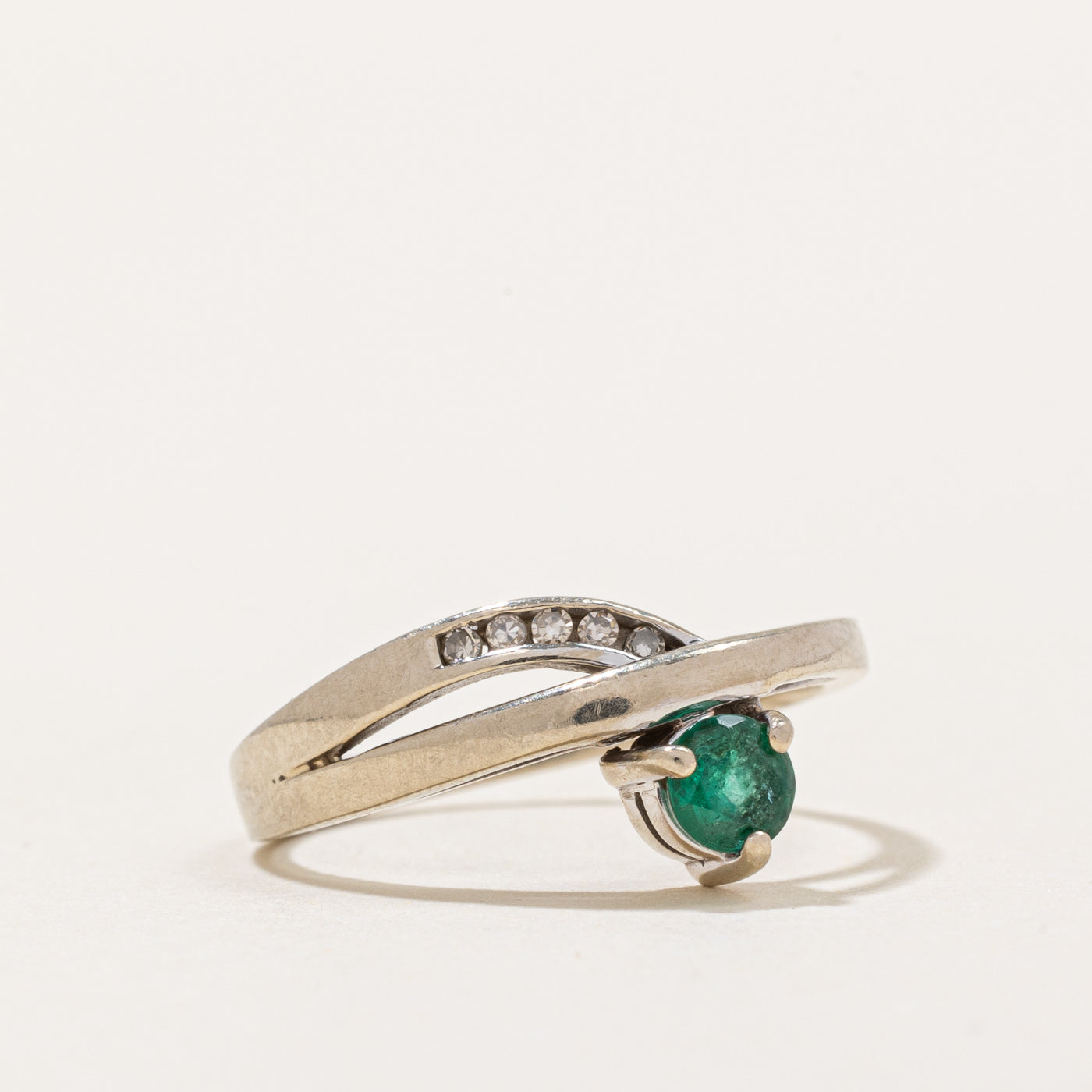 Emerald & Diamond Chevron Ring | 0.17ct, 0.02ctw | SZ 5.25 |