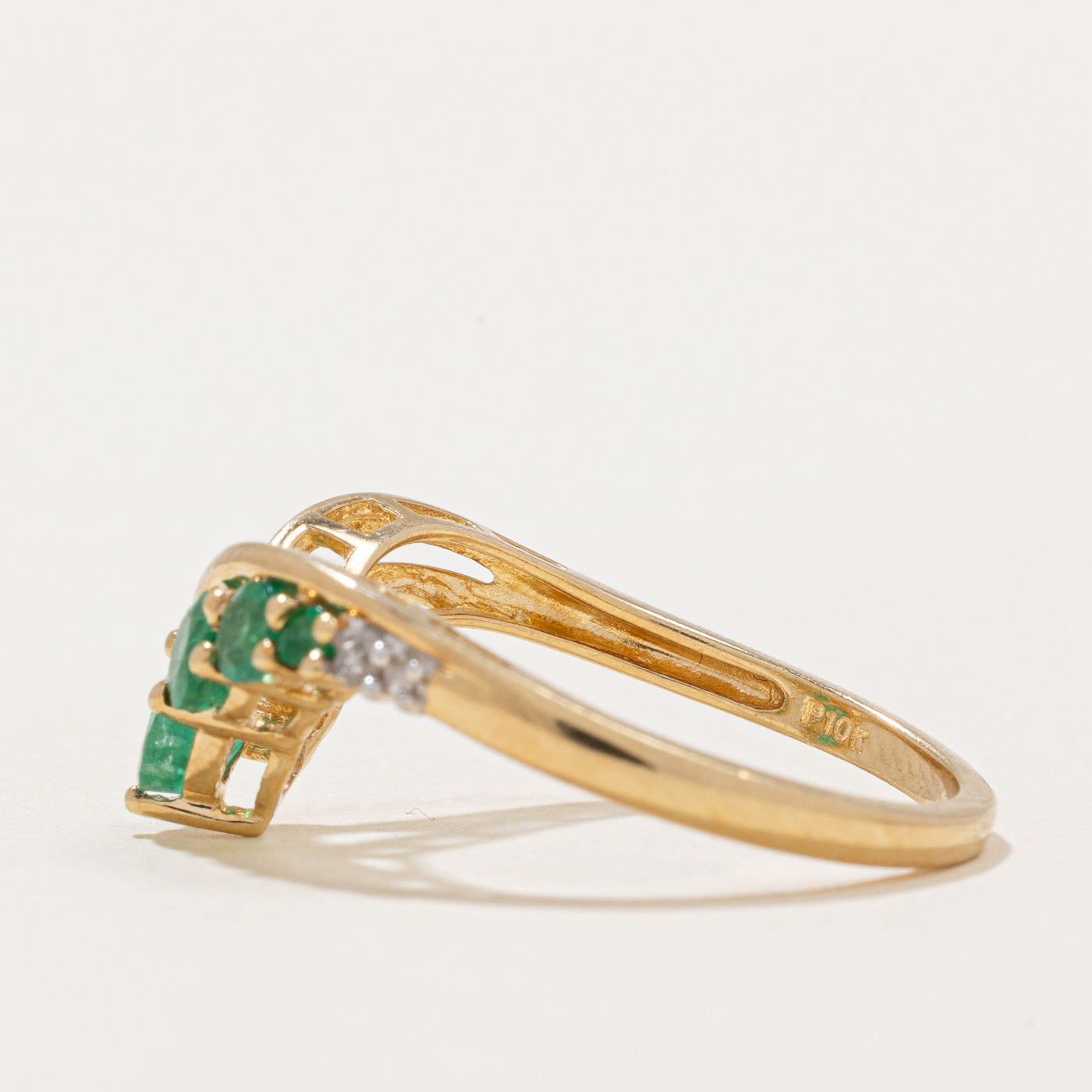 Emerald & Diamond Chevron Ring | 0.40ctw, 0.01ctw | SZ 7 |