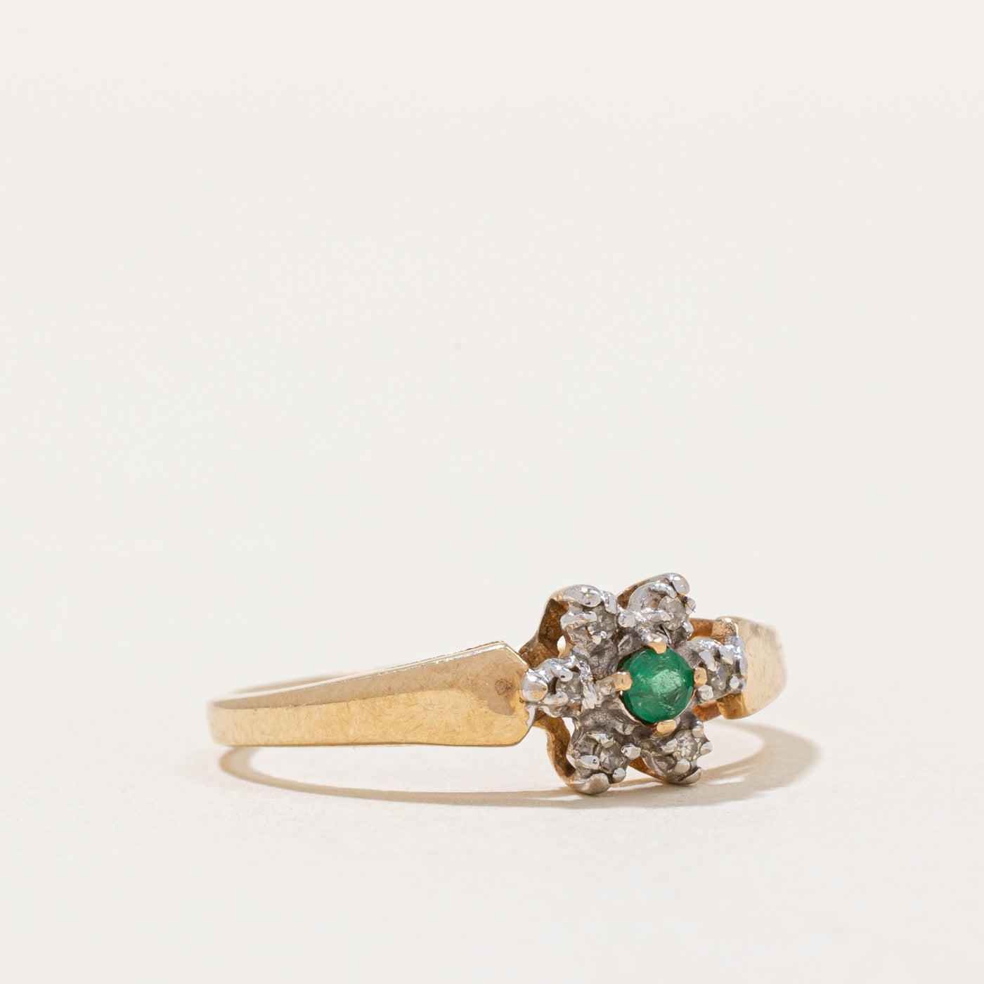 Emerald & Diamond Ring | 0.05ct, 0.03ctw | SZ 6.75 |