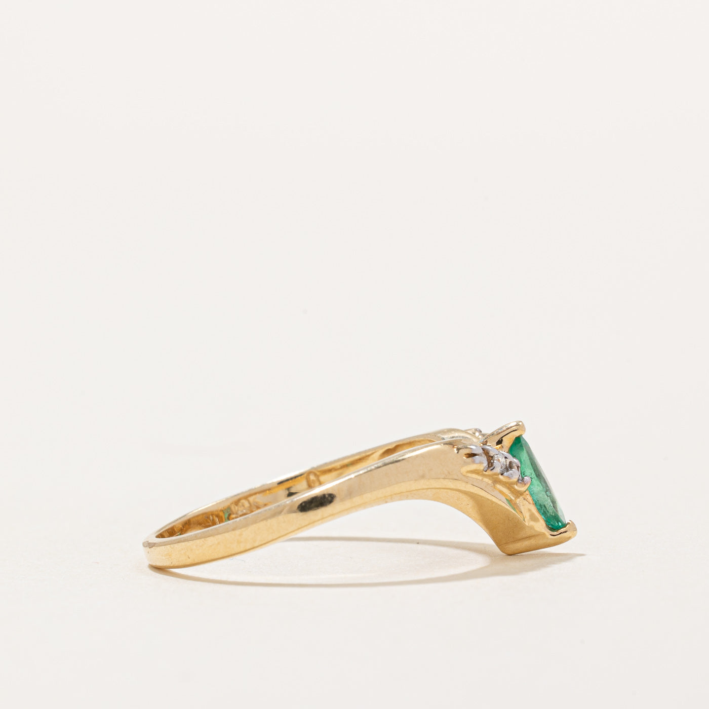 Emerald & Diamond Chevron Ring | 0.15ct, 0.06ctw | SZ 6.5 |