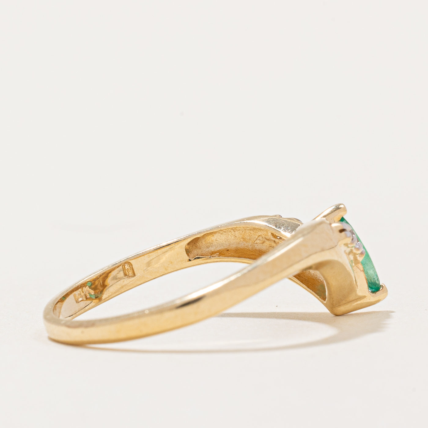 Emerald & Diamond Chevron Ring | 0.15ct, 0.06ctw | SZ 6.5 |