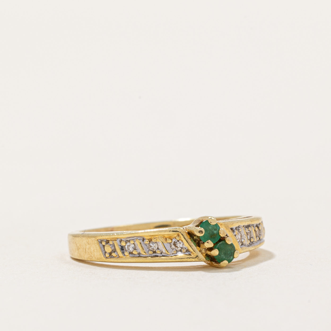 Emerald & Diamond Ring | 0.05ctw, 0.03ctw | SZ 4 |