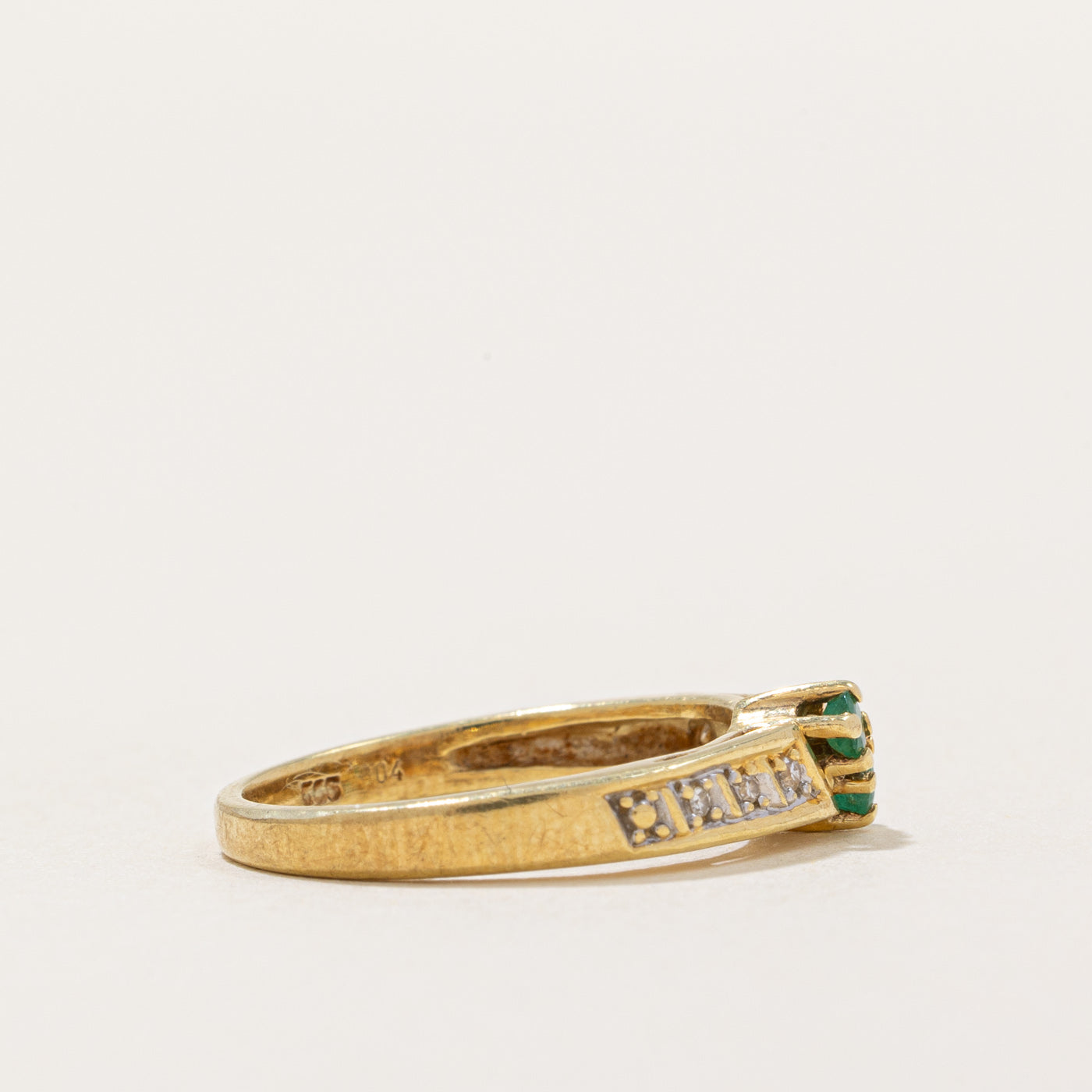 Emerald & Diamond Ring | 0.05ctw, 0.03ctw | SZ 4 |