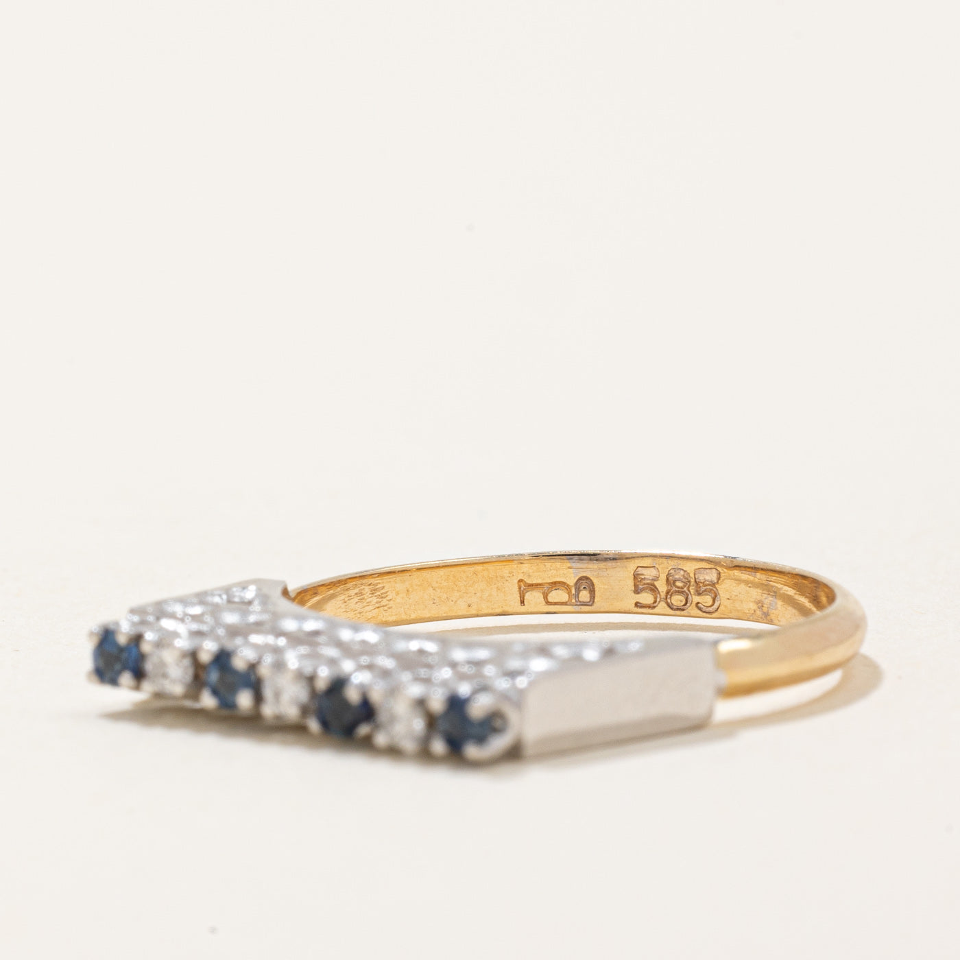 Sapphire & Diamond Ring | 0.09ctw, 0.07ctw | SZ 6 |