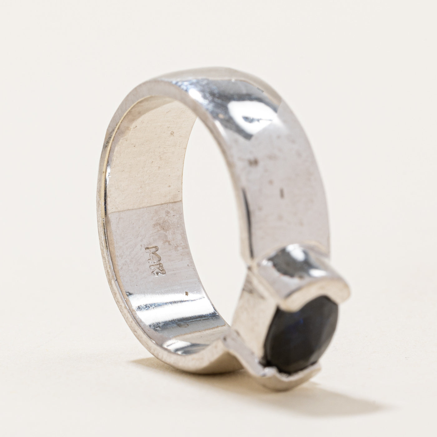 Semi Bezel Sapphire Ring | 0.85ct | SZ 6.75 |