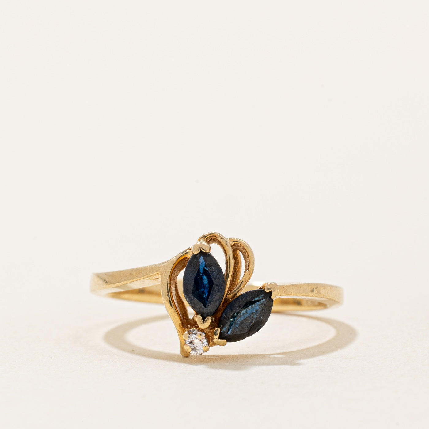 Sapphire & Diamond Ring | 0.30ctw, 0.015ct | SZ 6 |